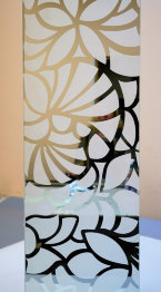 Зеркало с пескоструйным рисунком и пленкой, узор цветы