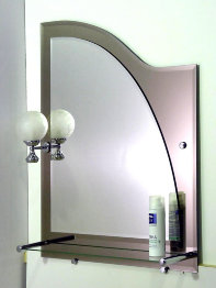 Прямоугольное зеркало со скошенным углом комбинировано с цветным стеклом, полкой и фацетом