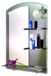 Прямоугольное зеркало со скошенным верхом, комбинировано с цветным стеклом, полкой, светильником, фацет